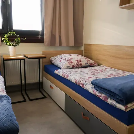 Dom Studencki Arka ホステル *