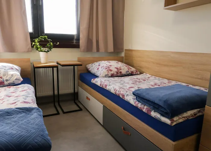 Dom Studencki Arka Hostel *